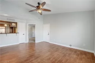 Photo #3: 2600249 Listing 