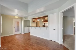 Photo #4: 2600249 Listing 