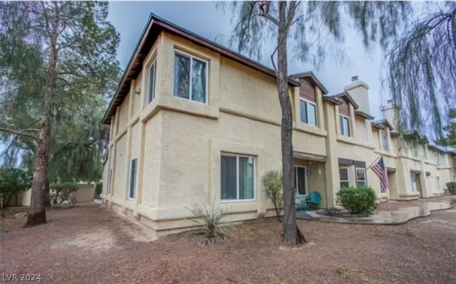 MLS: 2600277 Condo For Sale