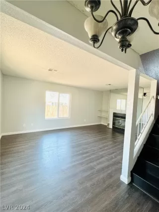 Photo #2: 2600277 Listing 