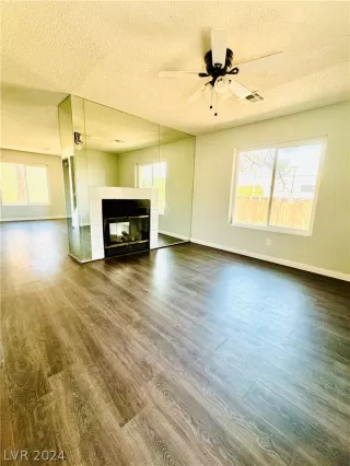 Photo #3: 2600277 Listing 