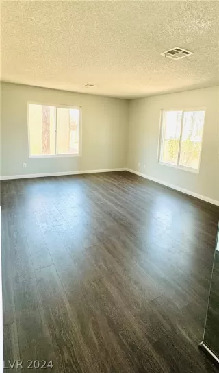 Photo #5: 2600277 Listing 