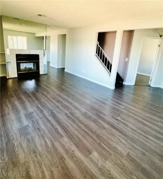 Photo #6: 2600277 Listing 