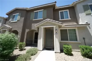 Photo #2: 2600282 Listing 