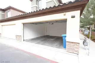 Photo #1: 2600283 Listing 