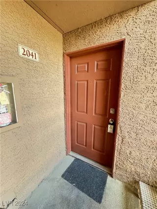 Photo #2: 2600286 Listing 