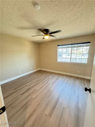 Photo #4: 2600286 Listing 