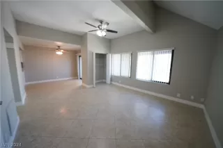 Photo #5: 2600288 Listing 