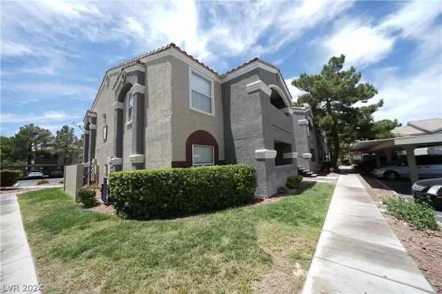 MLS: 2600290 Condo For Sale