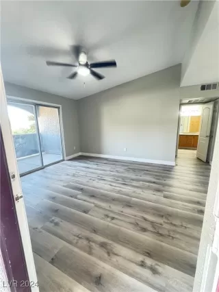 Photo #4: 2600290 Listing 