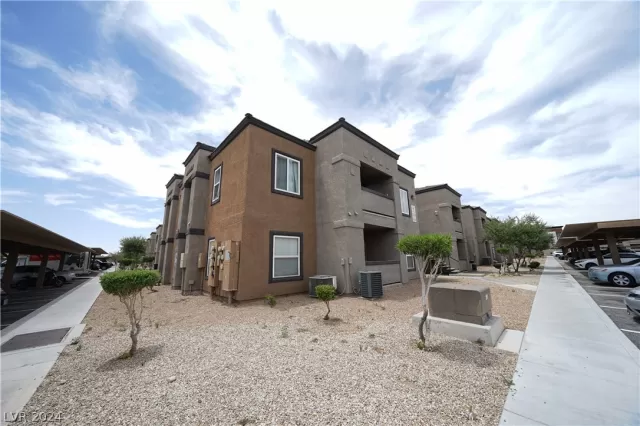 MLS: 2600294 Condo For Sale