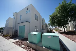 Photo #1: 2600298 Listing 