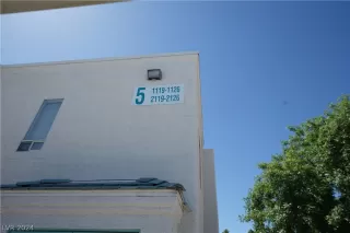 Photo #2: 2600298 Listing 