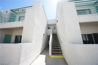 Photo #4: 2600298 Listing 