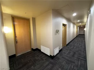 Photo #1: 2600312 Listing 