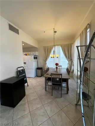 Photo #4: 2600312 Listing 