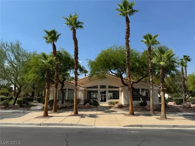 MLS: 2600313 Condo For Sale