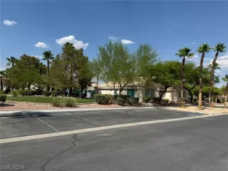 Photo #1: 2600313 Listing 