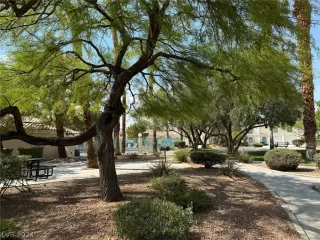 Photo #4: 2600313 Listing 