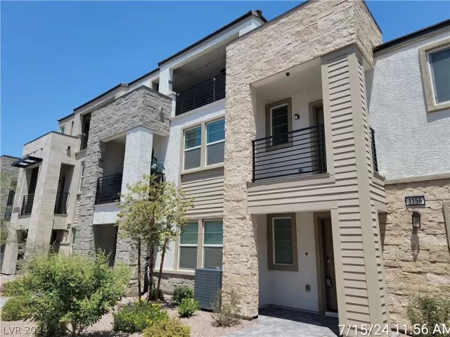 MLS: 2600332 Condo For Sale