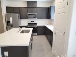 Photo #3: 2600332 Listing 