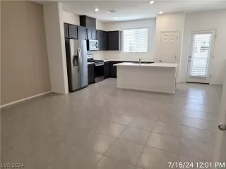 Photo #6: 2600332 Listing 