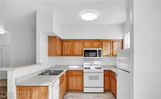Photo #3: 2600356 Listing 