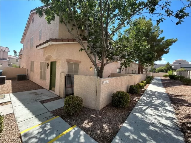 MLS: 2600362 Condo For Sale