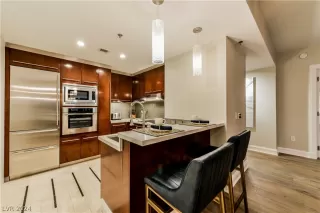 Photo #3: 2600380 Listing