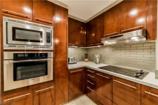 Photo #4: 2600380 Listing