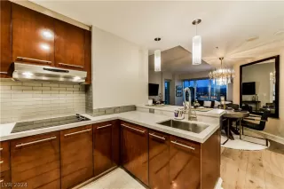 Photo #5: 2600380 Listing