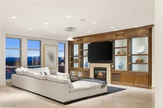 Photo #3: 2600387 Listing