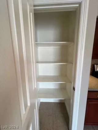 Photo #4: 2600392 Listing 