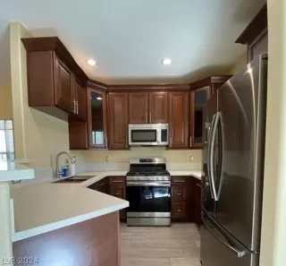 Photo #5: 2600393 Listing