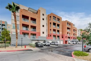 Photo #2: 2600400 Listing 