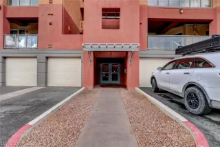 Photo #3: 2600400 Listing 