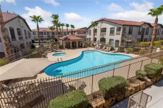 Photo #3: 2600459 Listing 