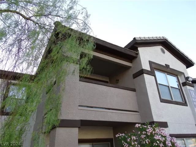MLS: 2600467 Condo For Sale
