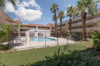 Photo #1: 2600478 Listing 