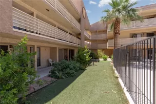 Photo #4: 2600478 Listing 