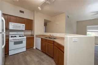 Photo #2: 2600489 Listing 