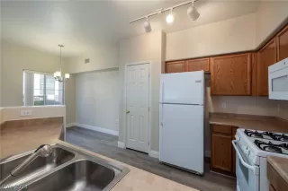 Photo #4: 2600489 Listing 