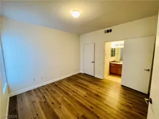 Photo #5: 2600516 Listing 