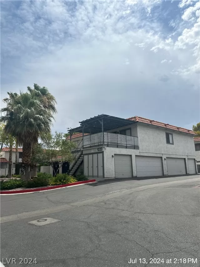 MLS: 2600522 Condo For Sale