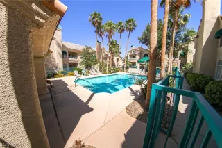 Photo #2: 2600540 Listing 