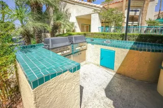 Photo #5: 2600540 Listing 