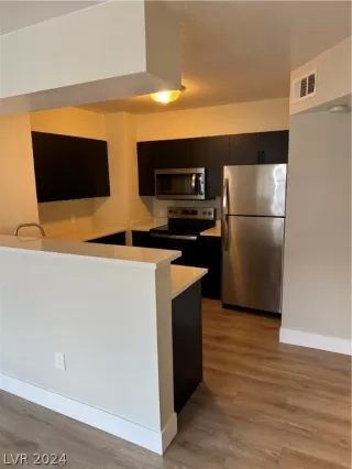 Photo #1: 2600558 Listing