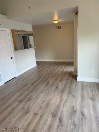 Photo #5: 2600558 Listing