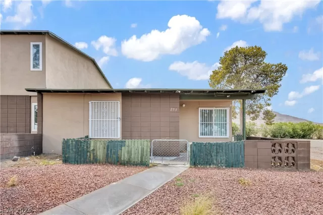 MLS: 2600566 Condo For Sale