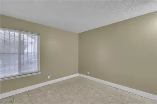 Photo #2: 2600566 Listing